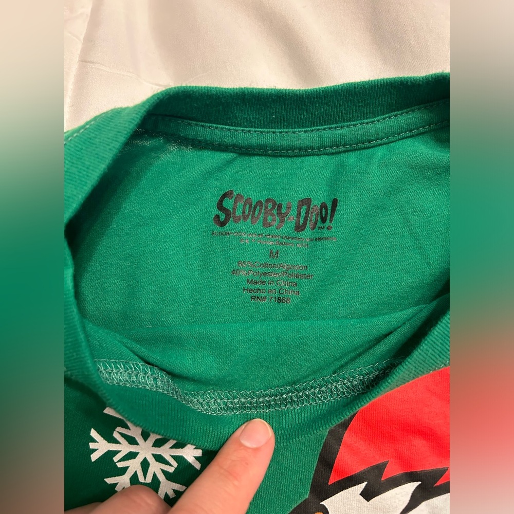 Scooby Doo Christmas T-Shirt - Picture 5 of 7